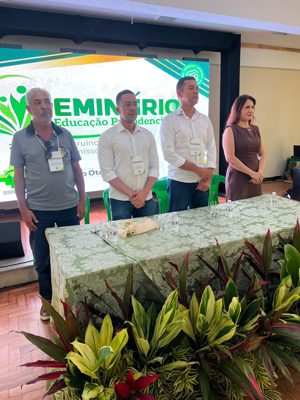 Integrantes da mesa de honra durante a solenidade de abertura